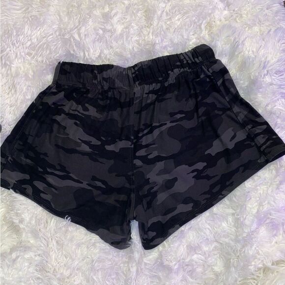 Bundle (2) Medium Women’s Casual Shorts - Picture 4 of 12